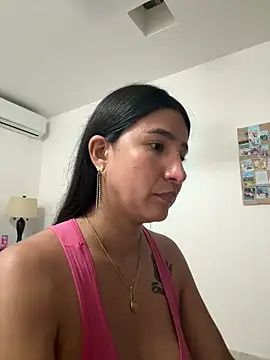 scarlethsb33 online show from February 5, 2026, 9:36 am