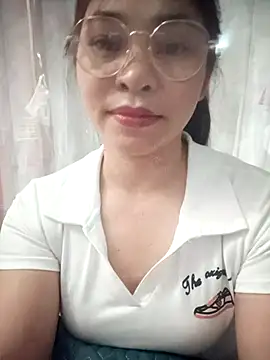 Bamboo-niee123 online show from February 15, 2026, 4:03 pm