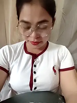 Bamboo-niee123 online show from April 3, 2026, 9:18 am