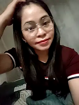 Bamboo-niee123 online show from April 14, 2026, 4:13 pm