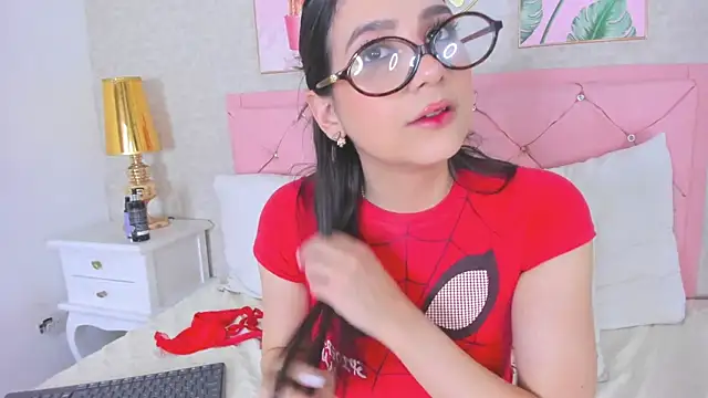 scarlett thompson 7 online show from February 20, 2026, 6:26 am