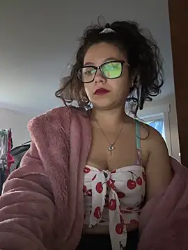 Snapshot of Sexy_MamacitaX chatting on October 28, 2025, 4:20 pm Sexy MamacitaX online show from October 28, 2025, 4:20 pm