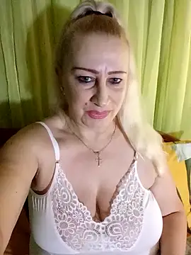 Esenia505 online show from February 3, 2026, 4:43 am