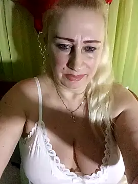 Esenia505 online show from February 16, 2026, 4:14 pm