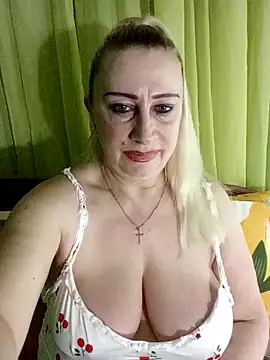 Esenia505 online show from April 22, 2026, 2:58 am