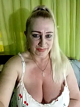 Esenia505 online show from May 5, 2026, 1:41 pm