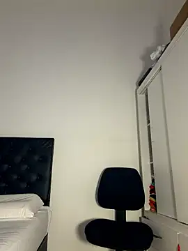 Romy-R-O online show from January 13, 2026, 1:49 pm