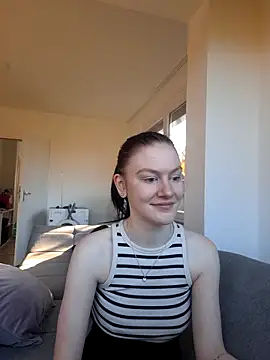 Snapshot of SweetAlice19 chatting on November 7, 2025, 11:54 am SweetAlice19 online show from November 7, 2025, 11:54 am