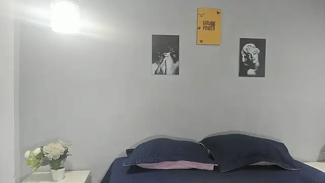 sexynova 93 online show from February 25, 2026, 7:45 pm