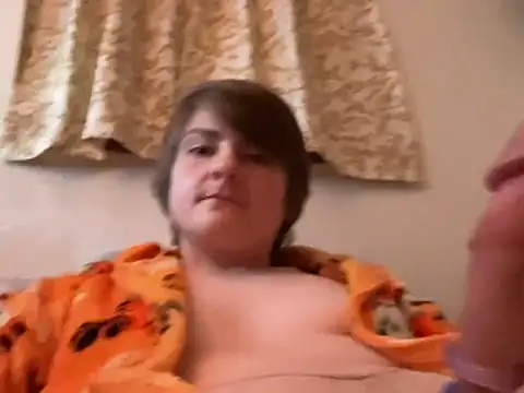 Snapshot of smallguy808 chatting on October 30, 2025, 4:03 am smallguy808 online show from October 30, 2025, 4:03 am