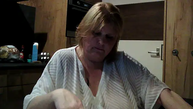 Sylviastar46 online show from March 26, 2026, 9:42 pm