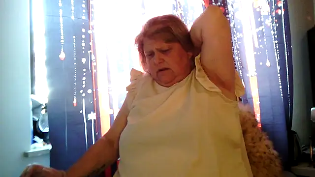 Snapshot of Sylviastar46 chatting on June 27, 2026, 7:24 am Sylviastar46 online show from June 27, 2026, 7:24 am