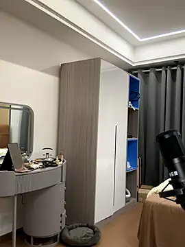 xiaojingzi66 online show from November 23, 2025, 12:16 pm