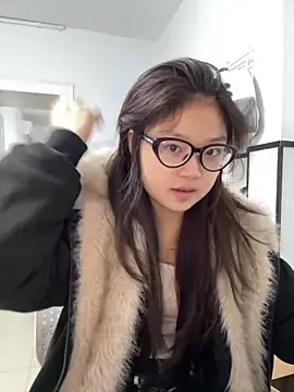 xiaojingzi66 online show from November 30, 2025, 3:16 pm