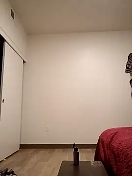 Snapshot of Karebearz1 chatting on November 14, 2025, 10:36 am Karebearz1 online show from November 14, 2025, 10:36 am