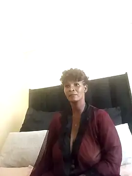 Snapshot of BLACKMALF chatting on October 29, 2025, 1:02 pm BLACKMALF online show from October 29, 2025, 1:02 pm