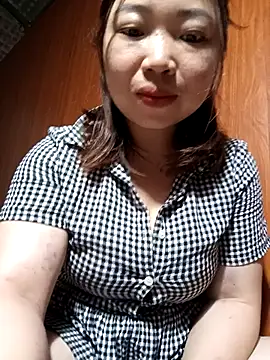 julybe online show from April 1, 2026, 4:15 pm