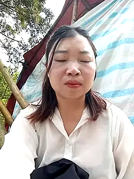 julybe online show from April 4, 2026, 8:01 am