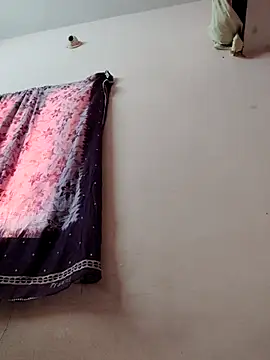 pujapujarrrr online show from November 19, 2025, 10:15 am