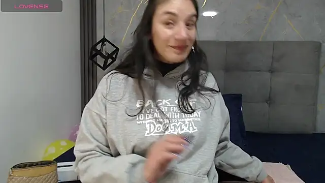 -Samantha1 online show from November 21, 2025, 1:43 pm