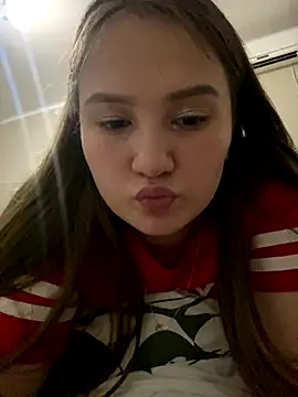 Snapshot of Regina_Lynne chatting on November 4, 2025, 4:39 pm Regina Lynne online show from November 4, 2025, 4:39 pm