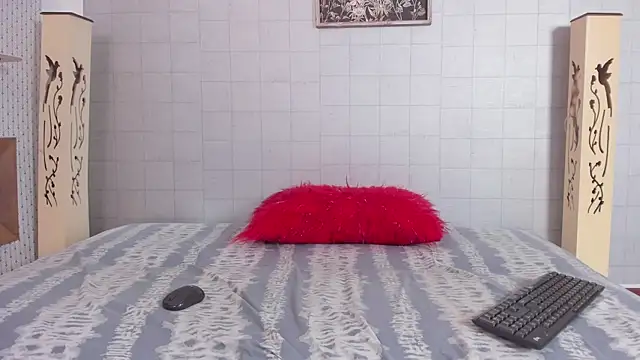 Oceaan lady online show from April 8, 2026, 1:33 pm