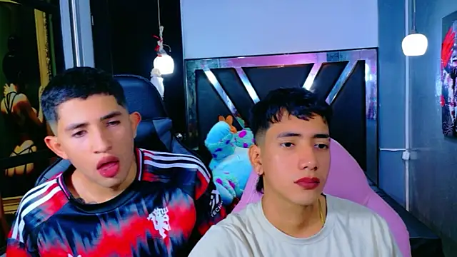 darwinandbrayann online show from November 12, 2025, 7:57 pm