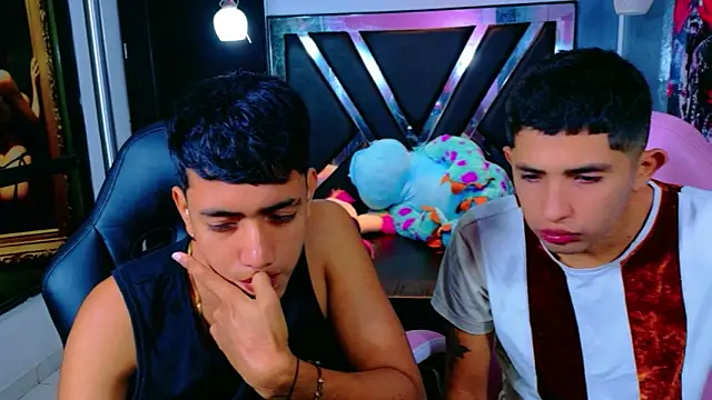 darwinandbrayann online show from November 14, 2025, 11:13 pm