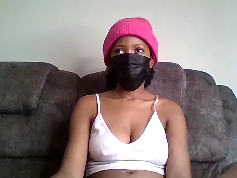 Snapshot of marefentse chatting on November 3, 2025, 9:32 am marefentse online show from November 3, 2025, 9:32 am