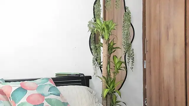 MailynAndNick online show from March 17, 2026, 2:31 pm