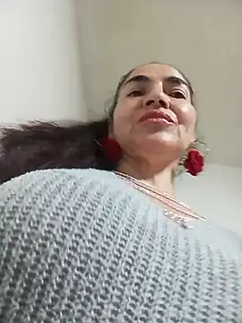 MaryRoze  online show from May 9, 2026, 12:38 am