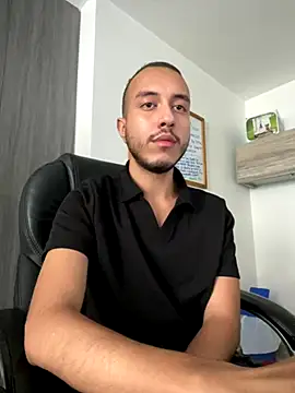 Snapshot of Cristianstone22_ chatting on November 8, 2025, 1:22 pm Cristianstone22 online show from November 8, 2025, 1:22 pm