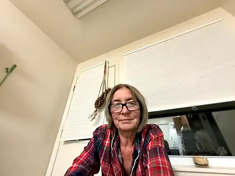 Snapshot of Fargo488 chatting on October 31, 2025, 3:40 am Fargo488 online show from October 31, 2025, 3:40 am