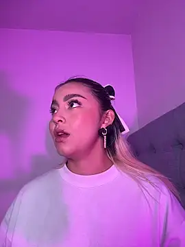 Snapshot of Elina_Hills chatting on February 4, 2026, 3:07 pm Elina Hills online show from February 4, 2026, 3:07 pm