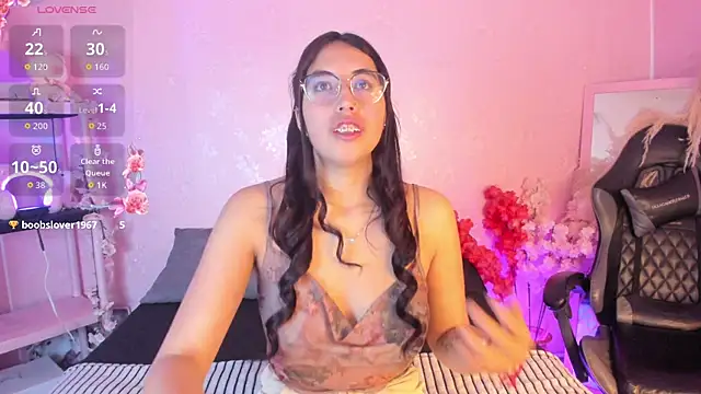 Snapshot of Valk_submissive chatting on June 2, 2026, 5:20 am Valk submissive online show from June 2, 2026, 5:20 am