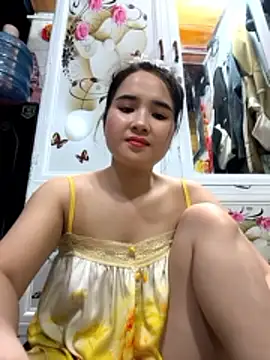 Snapshot of Okleotina9 chatting on April 11, 2026, 7:45 am Okleotina9 online show from April 11, 2026, 7:45 am