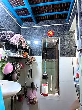 Snapshot of Okleotina9 chatting on April 13, 2026, 3:45 am Okleotina9 online show from April 13, 2026, 3:45 am