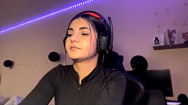 Snapshot of Marry_glow chatting on October 30, 2025, 5:35 pm Marry glow online show from October 30, 2025, 5:35 pm