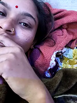 Snapshot of Cute_Arushi chatting on November 28, 2025, 8:33 pm Cute Arushi online show from November 28, 2025, 8:33 pm