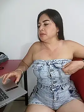 Candy69  online show from December 18, 2025, 10:49 pm