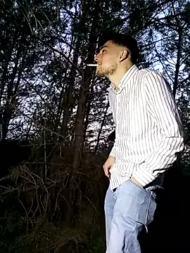 yasinesra757  online show from April 20, 2026, 5:05 pm