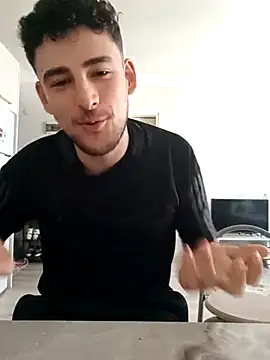 yasinesra757  online show from April 25, 2026, 1:36 pm