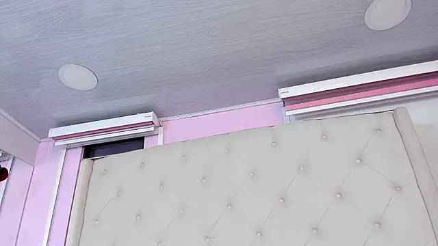 scarlett leblanc  online show from March 12, 2026, 11:49 am