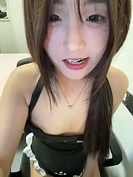 minnie566 online show from April 14, 2026, 7:47 am
