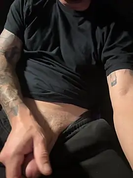 Snapshot of RobsBigD chatting on October 31, 2025, 8:04 am RobsBigD online show from October 31, 2025, 8:04 am