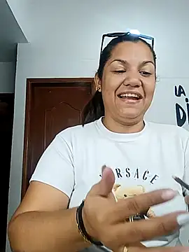 Samaraa Lee online show from December 4, 2025, 10:46 am