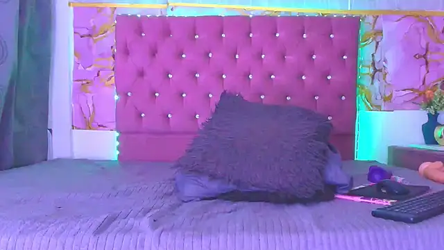 nikol sexxx online show from February 5, 2026, 4:17 am