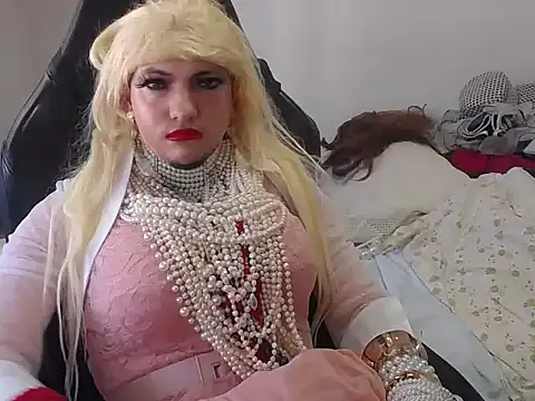 VanesaCrossic online show from April 4, 2026, 9:51 am