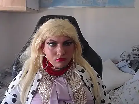 VanesaCrossic online show from April 24, 2026, 9:34 am