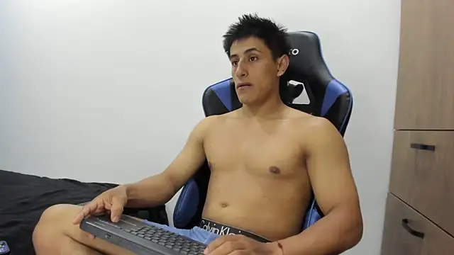 dorman boy online show from November 4, 2025, 2:43 am